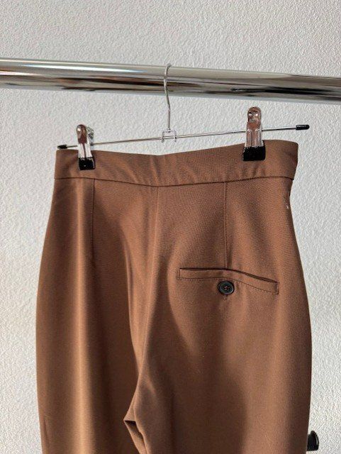 Pantaloni: Bershka Stoffhose braun Gr.34 – Usato da Uster venduto da lor_7by9 2