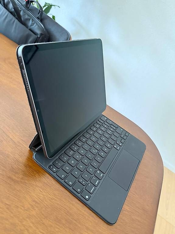 Tablettes PC: Apple iPad Air 5 Generation – Neuf avec emballage d'origine à Lachen SZ par mar_pc6x