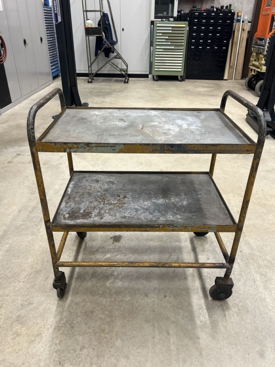 Tutti gli attrezzi: Vintage Werkstattwagen – Difettoso da Lohn-Ammannsegg venduto da Mariegalante 1