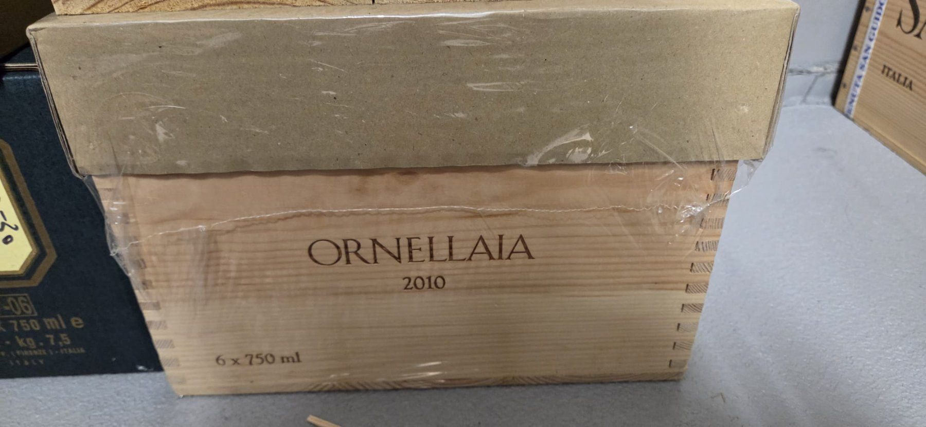 Ornellaia Vino: Ornellaia 2010 in Originalkiste – Nuovo e nell'imballaggio originale da Winterthur venduto da carvercc
