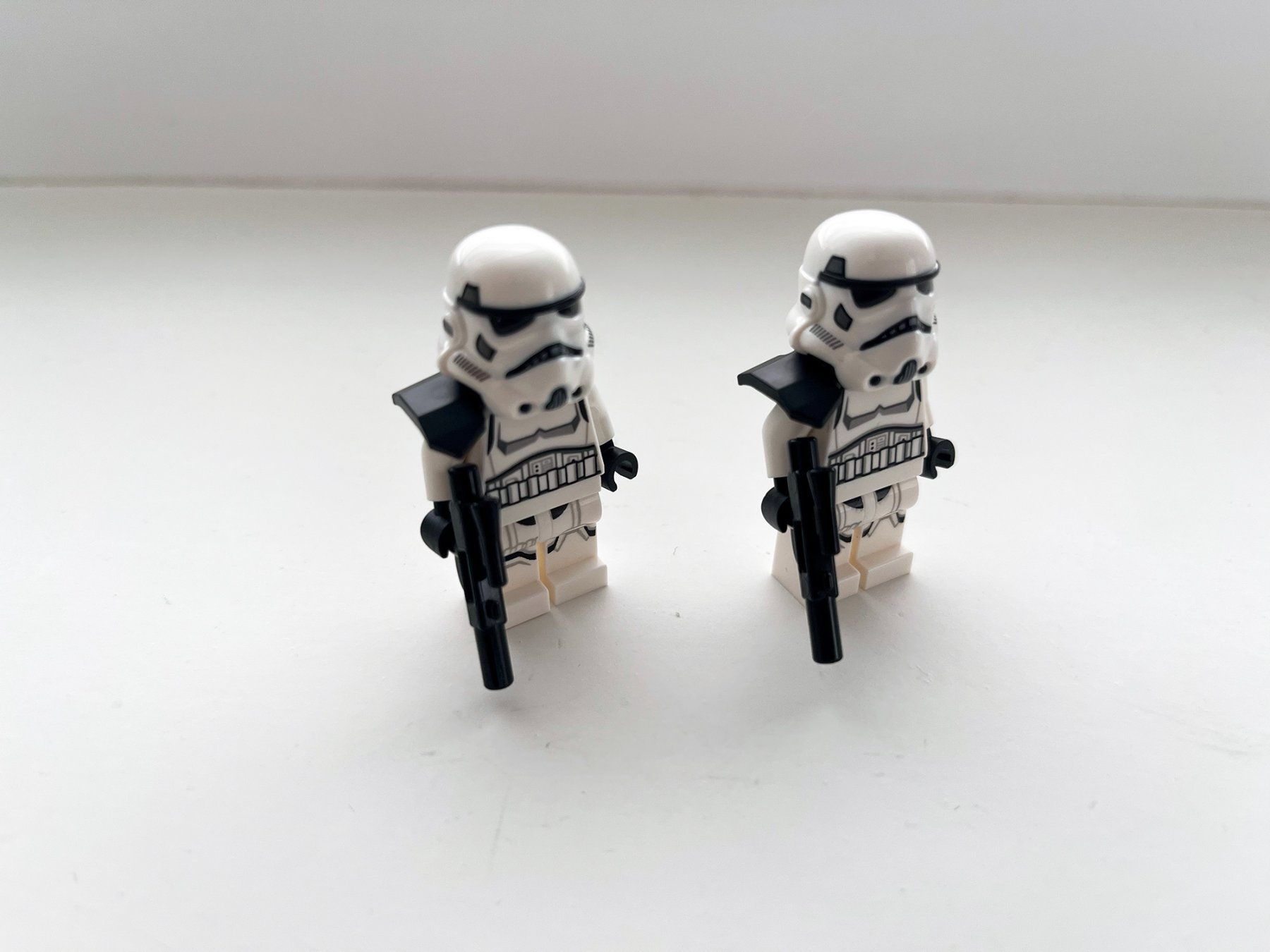 Lego Baukästen: LEGO Star Wars - Imperial Stormtroopers + Pauldrons – Gebraucht aus Lausanne von BeyondStories