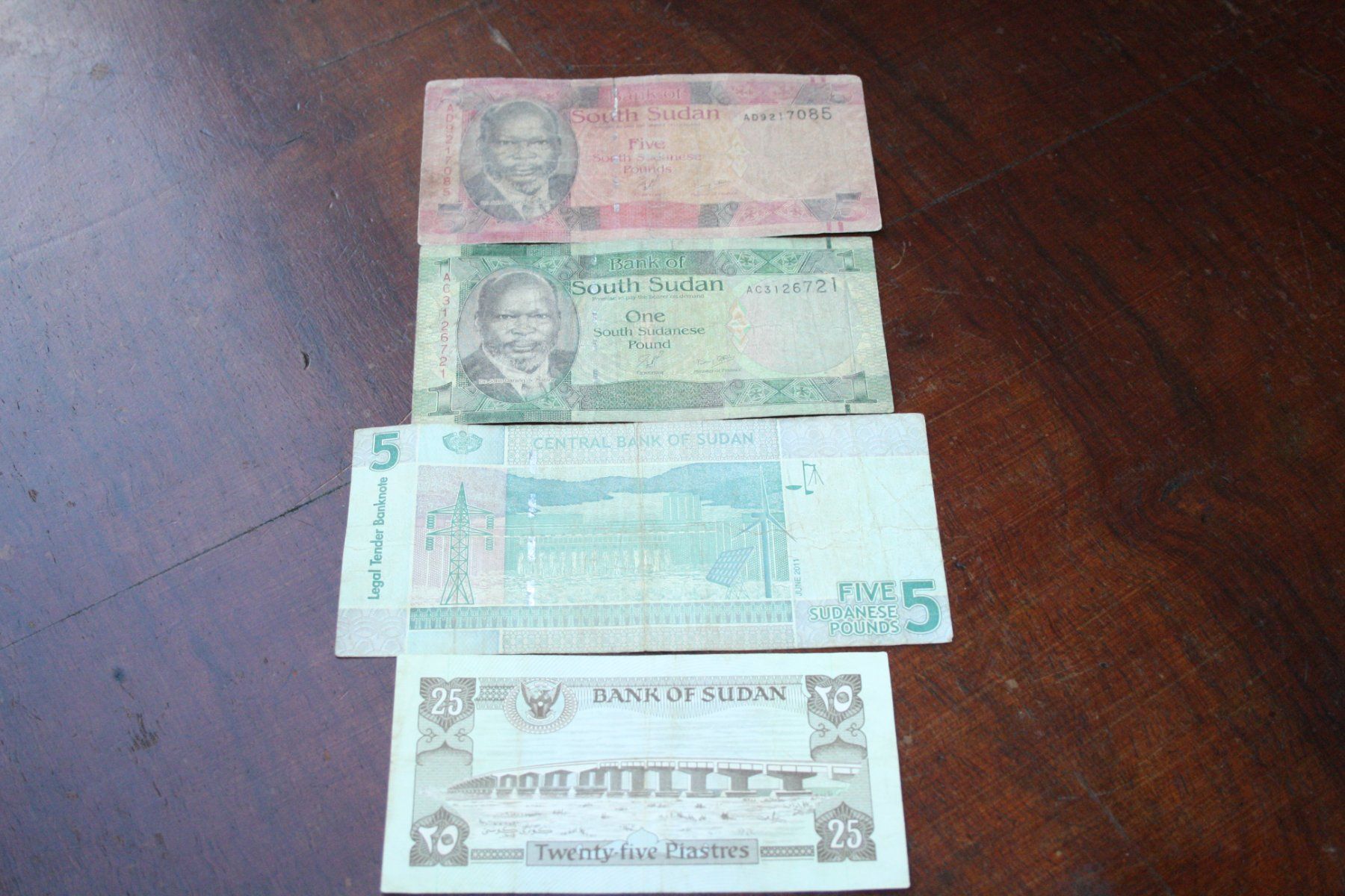 Banknoten: Soudan  4 billets – Gebraucht aus Cormondrèche von Hermes.monnaies