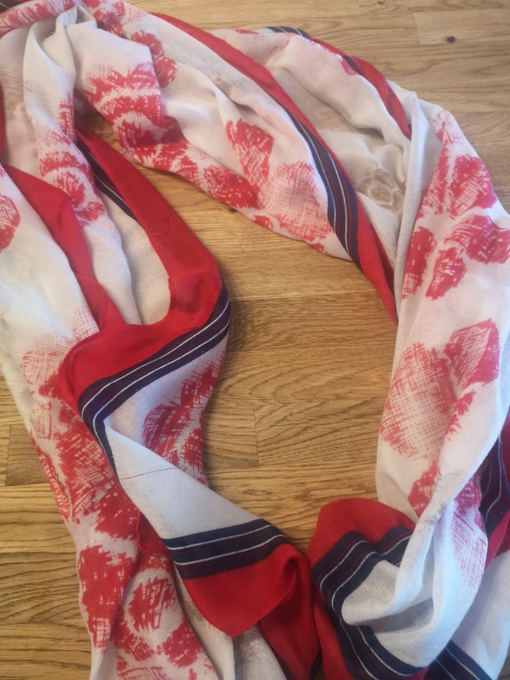 Foulard & Sciarpe: Schal 180×90 – Usato da Forch venduto da Hakyboss 1