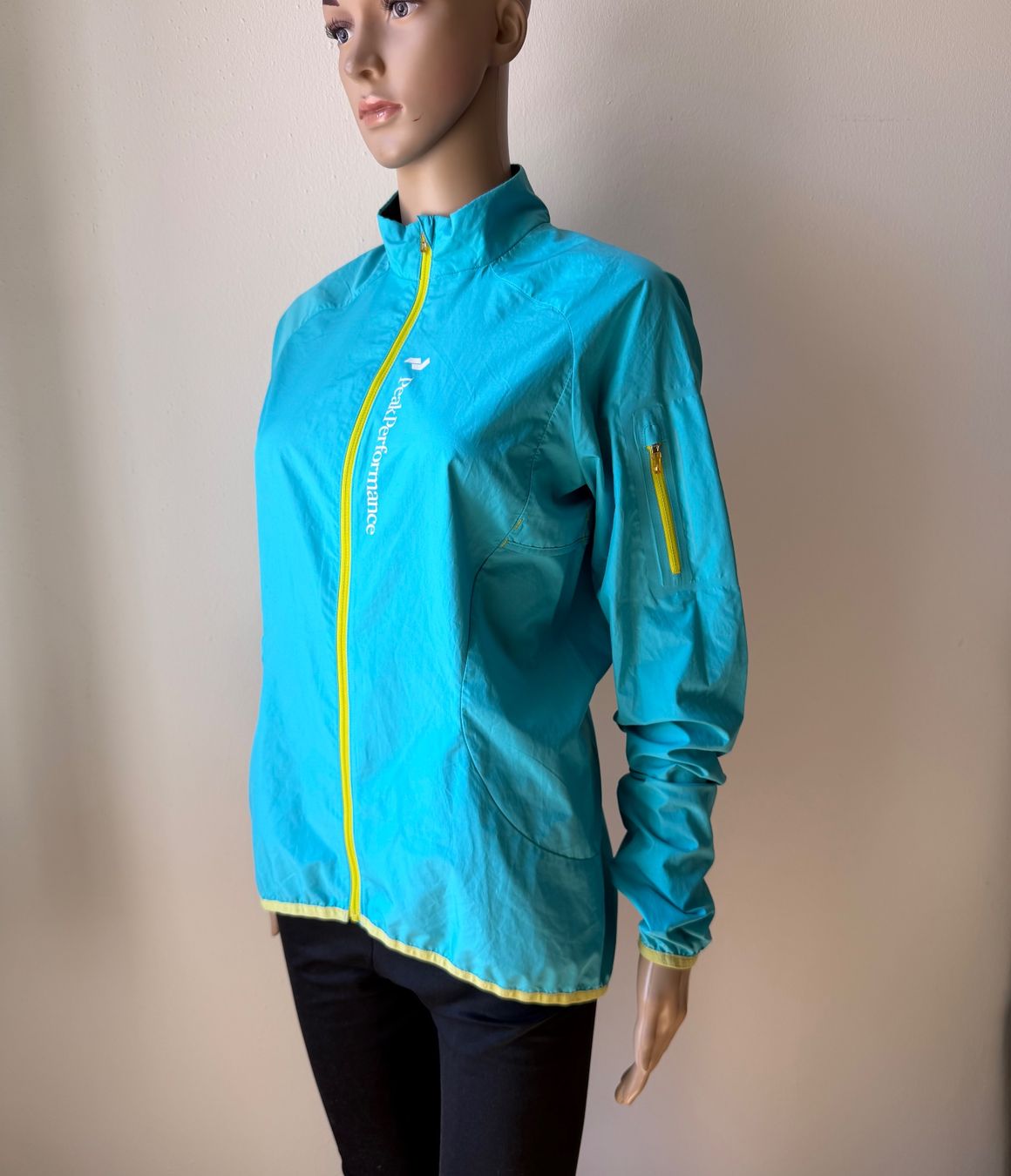 Peak Performance Vestes: PEAK PERFORMANCE Jacke 🩵 – D'occasion à Zürich par ClosetQueen 2