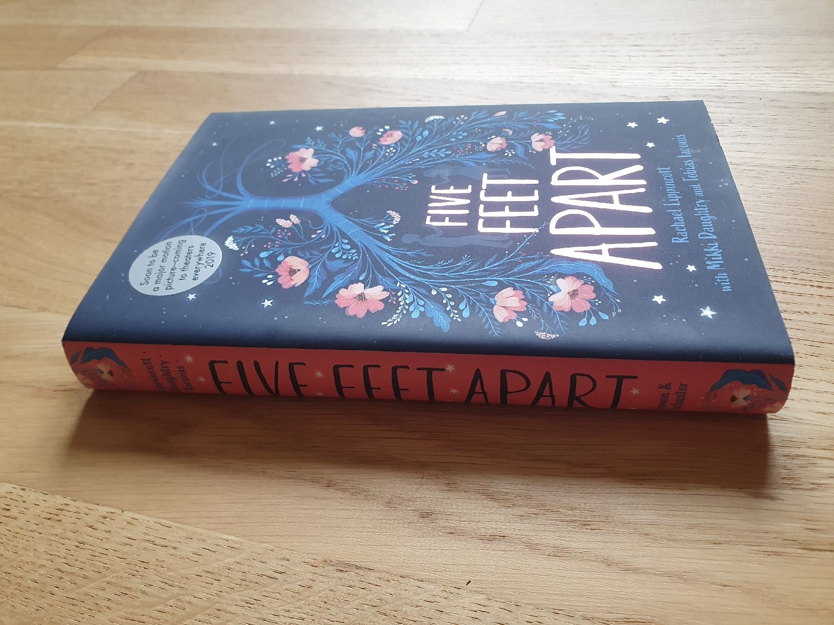 Libri: Rachael Lippincott - Five feet apart – Nuovo (secondo la descrizione) da Reinach BL venduto da kvi_dv2v 2