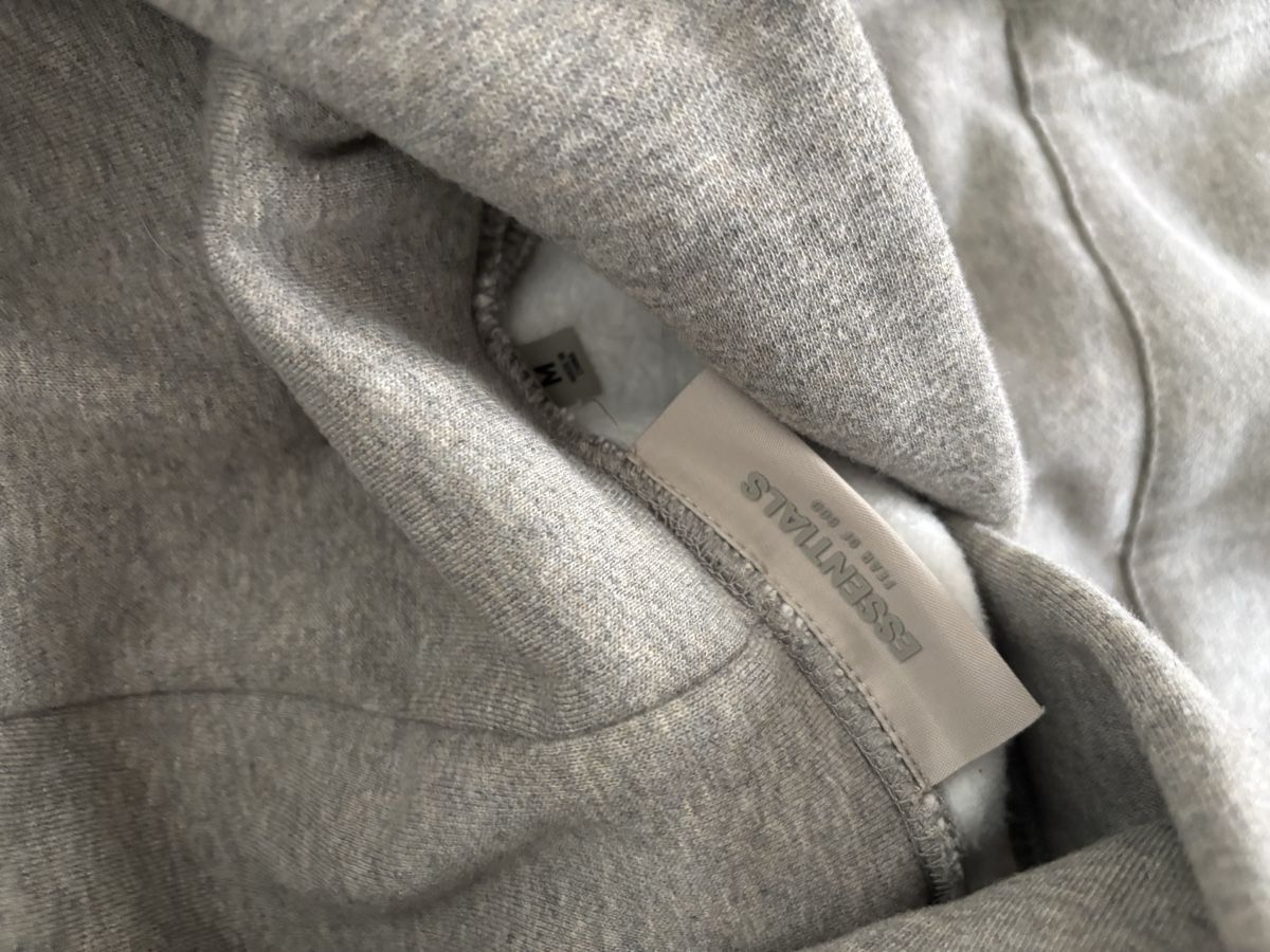 Maglioni & Felpe: Essentials – Nuovo (secondo la descrizione) da St-imier venduto da tew_9qhy 3
