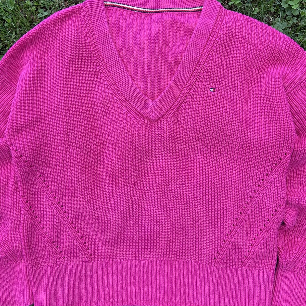 Tommy Hilfiger Pulls & Sweat-shirts: Tommy Hilfiger Pullover Pink V-Neck – D'occasion à brent par fukusapes 1