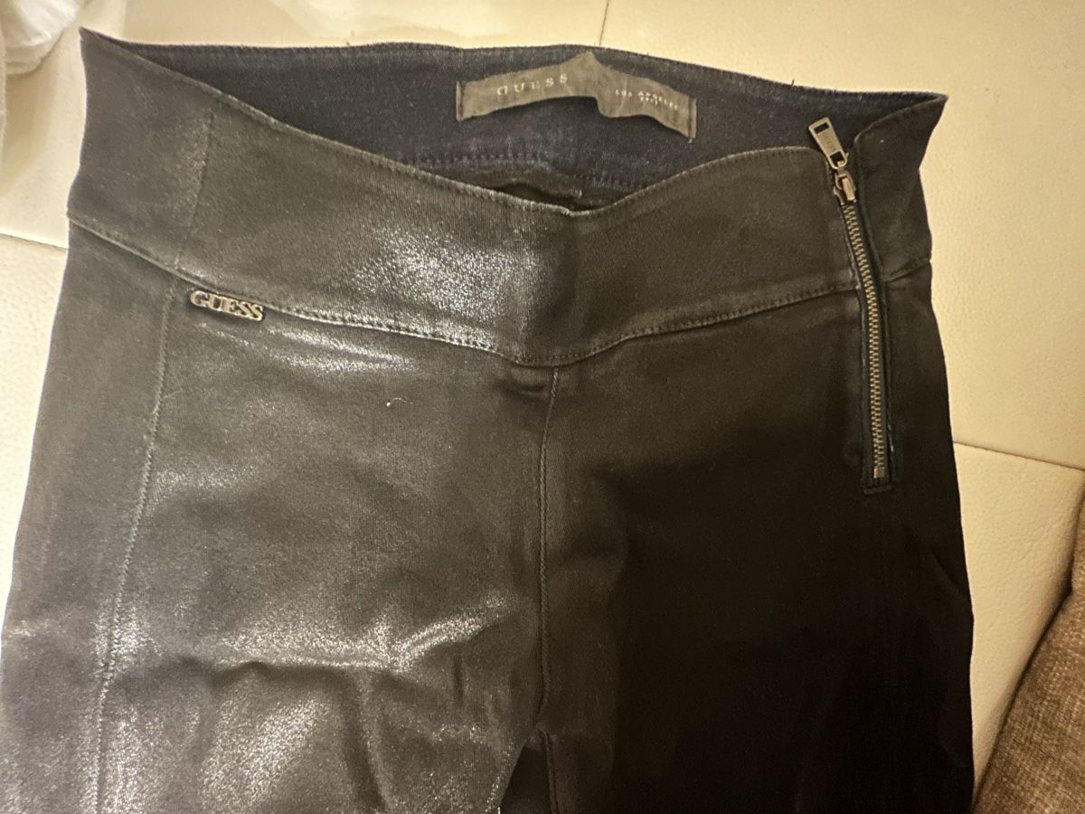 Guess Pantaloni: Guess – Nuovo (secondo la descrizione) da Pully venduto da Kalissa 1