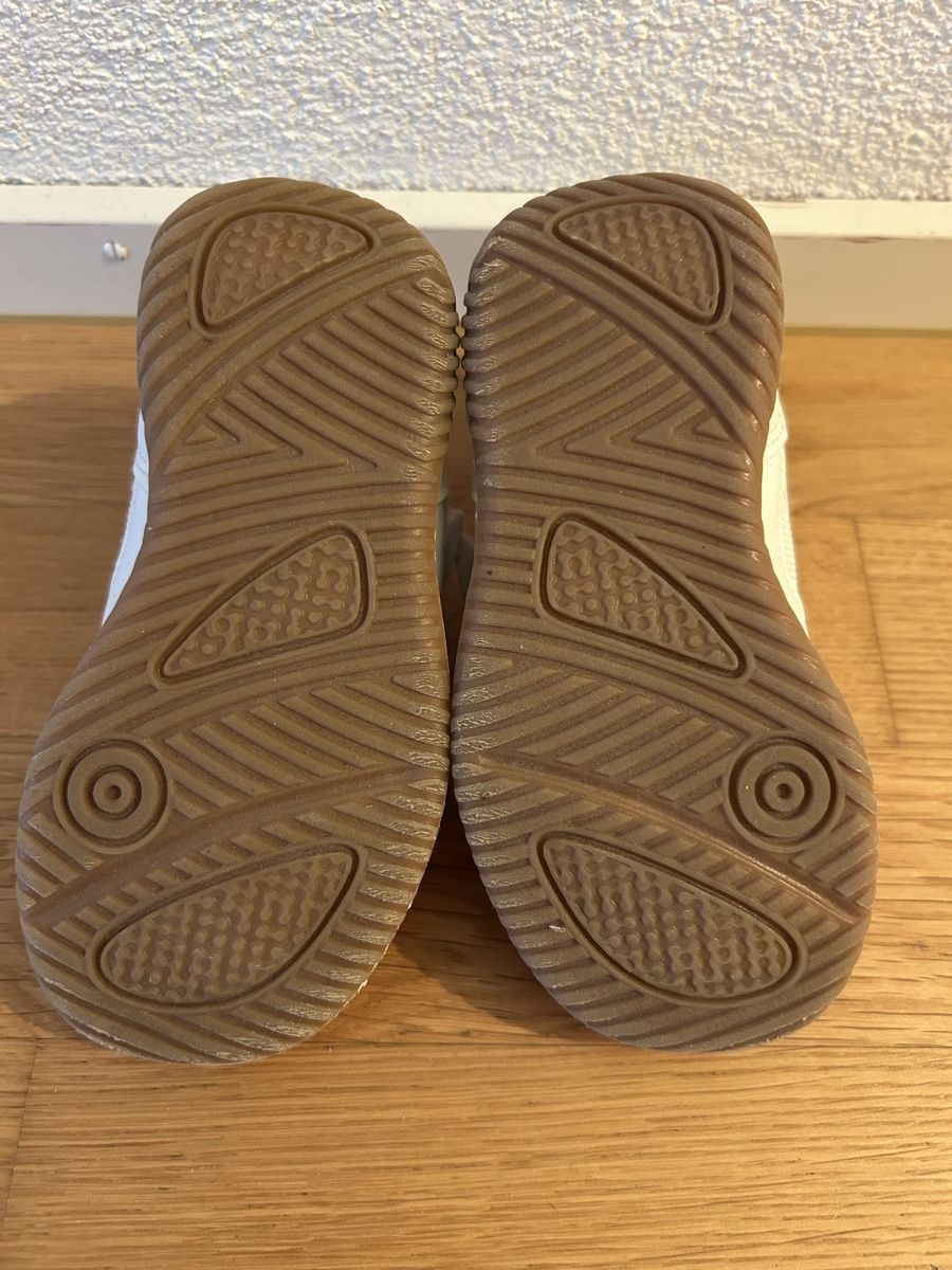 Dosenbach Schuhe für Mädchen: Hallenturnschuhe Vty Grösse 26 – Gebraucht aus Lenzburg von Veidnolya 2