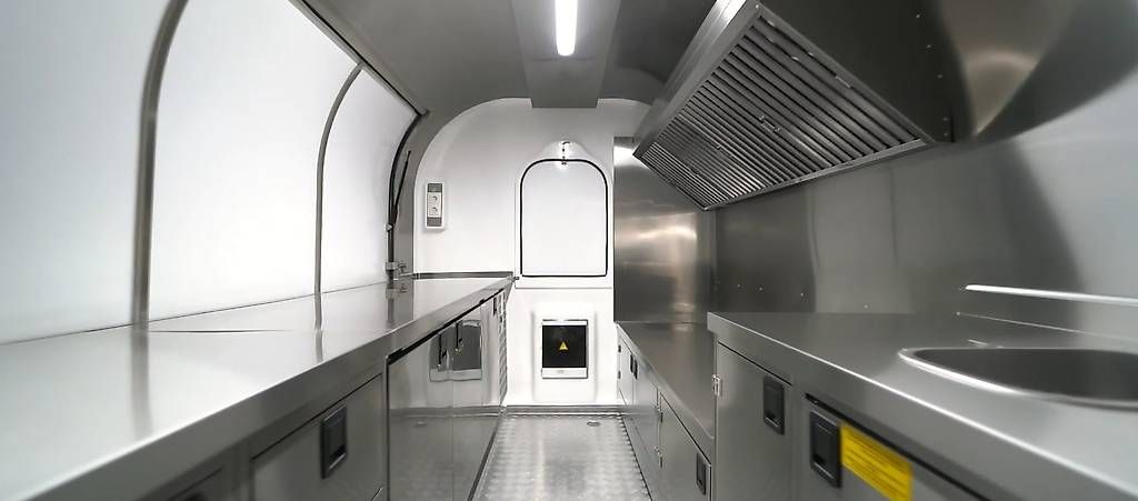 Rimorchi: LOCATION DE FOOD TRUCK – Nuovo e nell'imballaggio originale da Gland venduto da Helvetruck 4