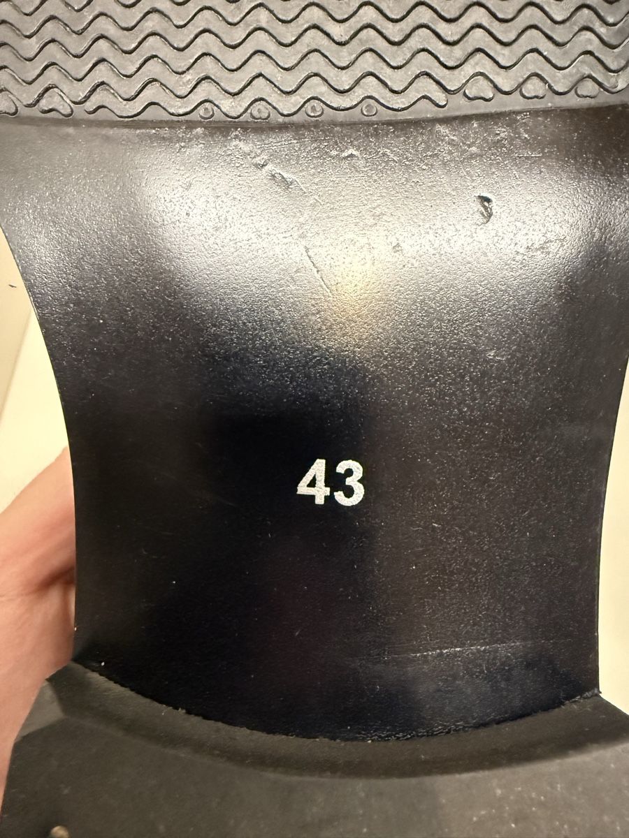 Scarpe da uomo: PierOne Slipper schwarz NEU Grösse 43 – Nuovo (secondo la descrizione) da Schindellegi venduto da HeroMan. 6