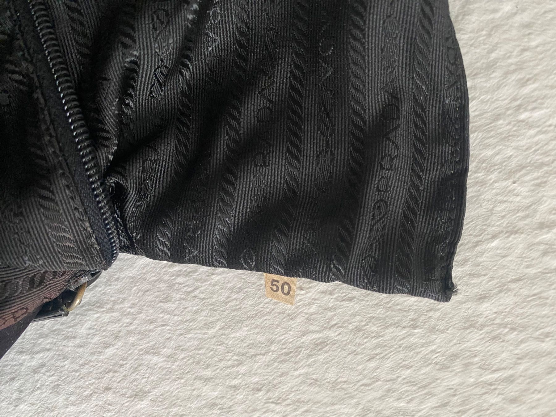 Prada Borse: Klassische PRADA-Nylontasche mit Lederhenkeln – Usato da Bern venduto da thatspascal 9