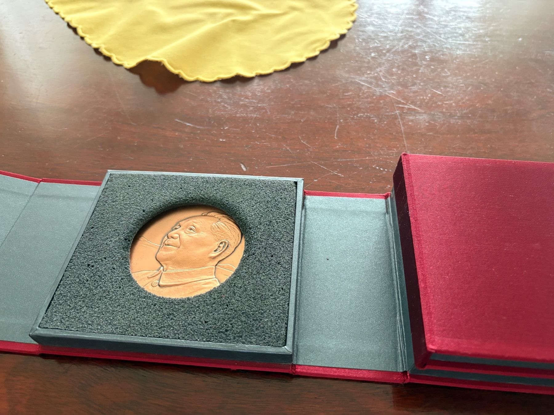 Medaglie: Commemorative Medals – Nuovo e nell'imballaggio originale da Lugano venduto da Edera49 5