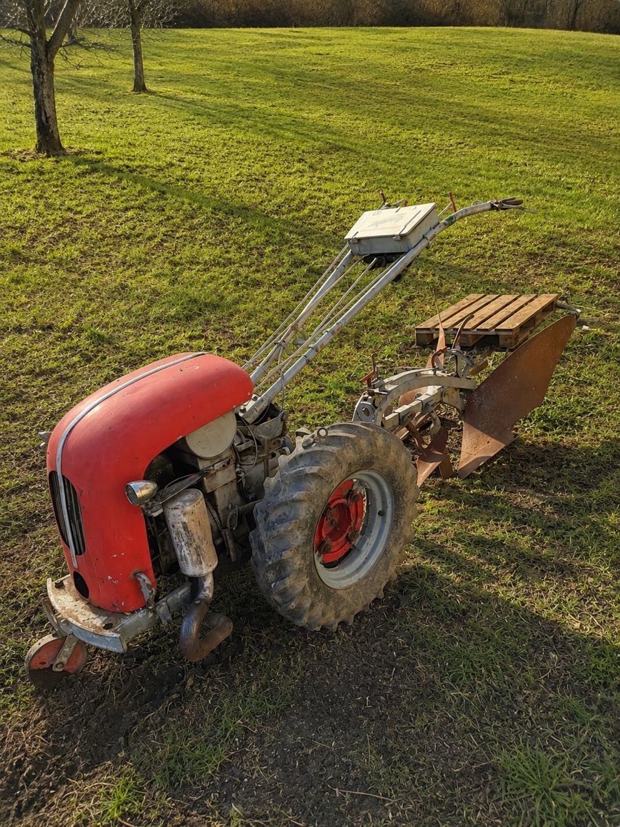 Grunder Tracteurs: Grunder Einachser mit Bodenfräse & Pflug – D'occasion à Kestenholz par Studer06