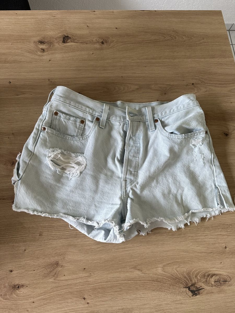 Levi's Jeans: LEVI'S SHORTS 501 HIGH RISE / Gr. 29 – Usato da Langenthal venduto da denise96