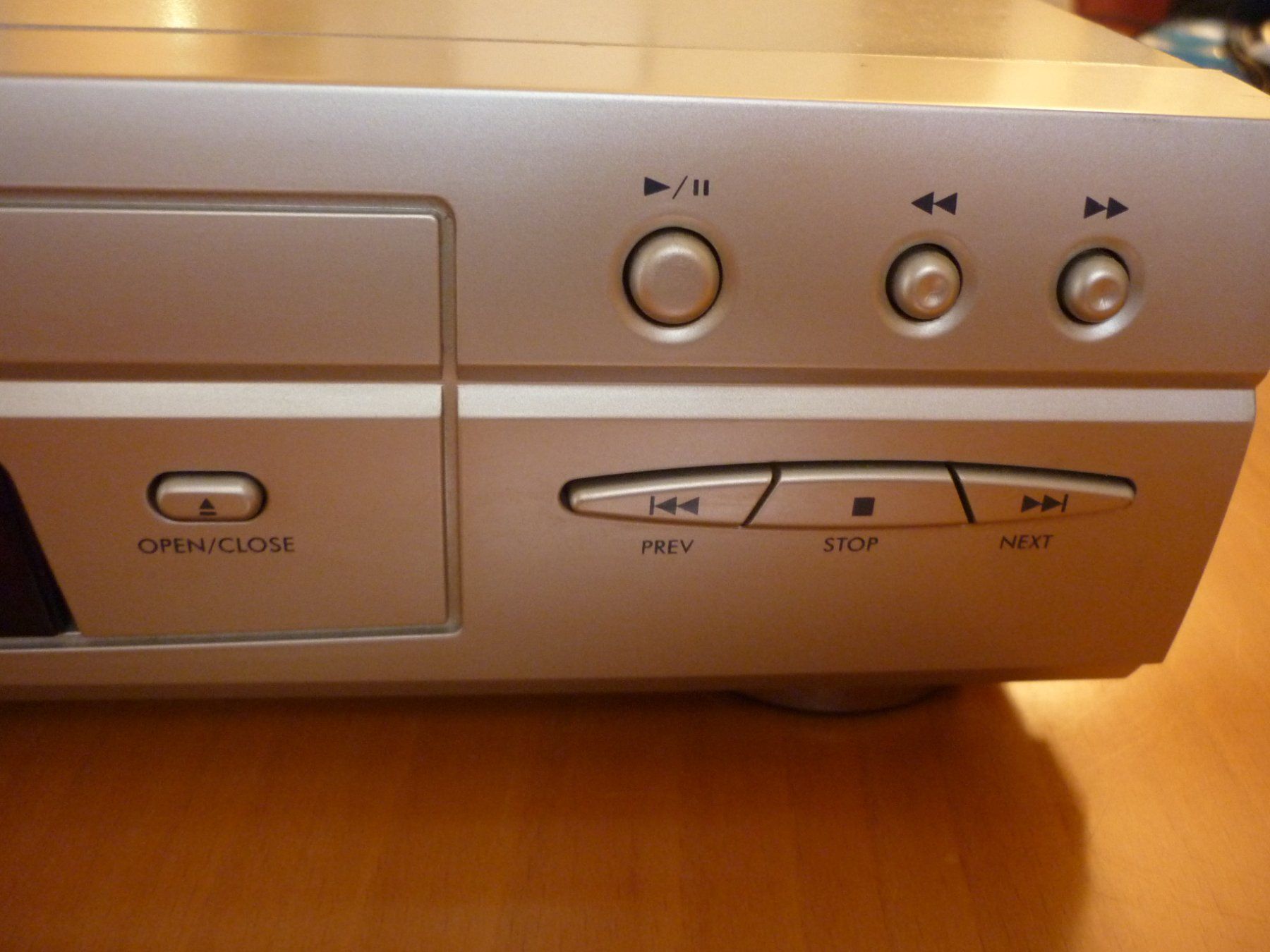 Alle DVDs: United DVD 3151 DVD-Player Silber – Gebraucht aus Zürich von gallienus 2