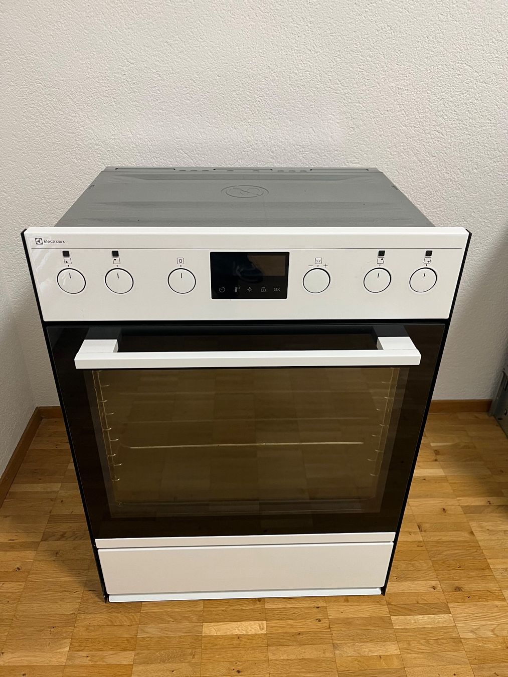 Electrolux Cuisinières: Backofen + Glaskeramik von Electrolux – D'occasion à bern par sanducci 9