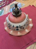Antike Deckenlampe mit Blumen motiv