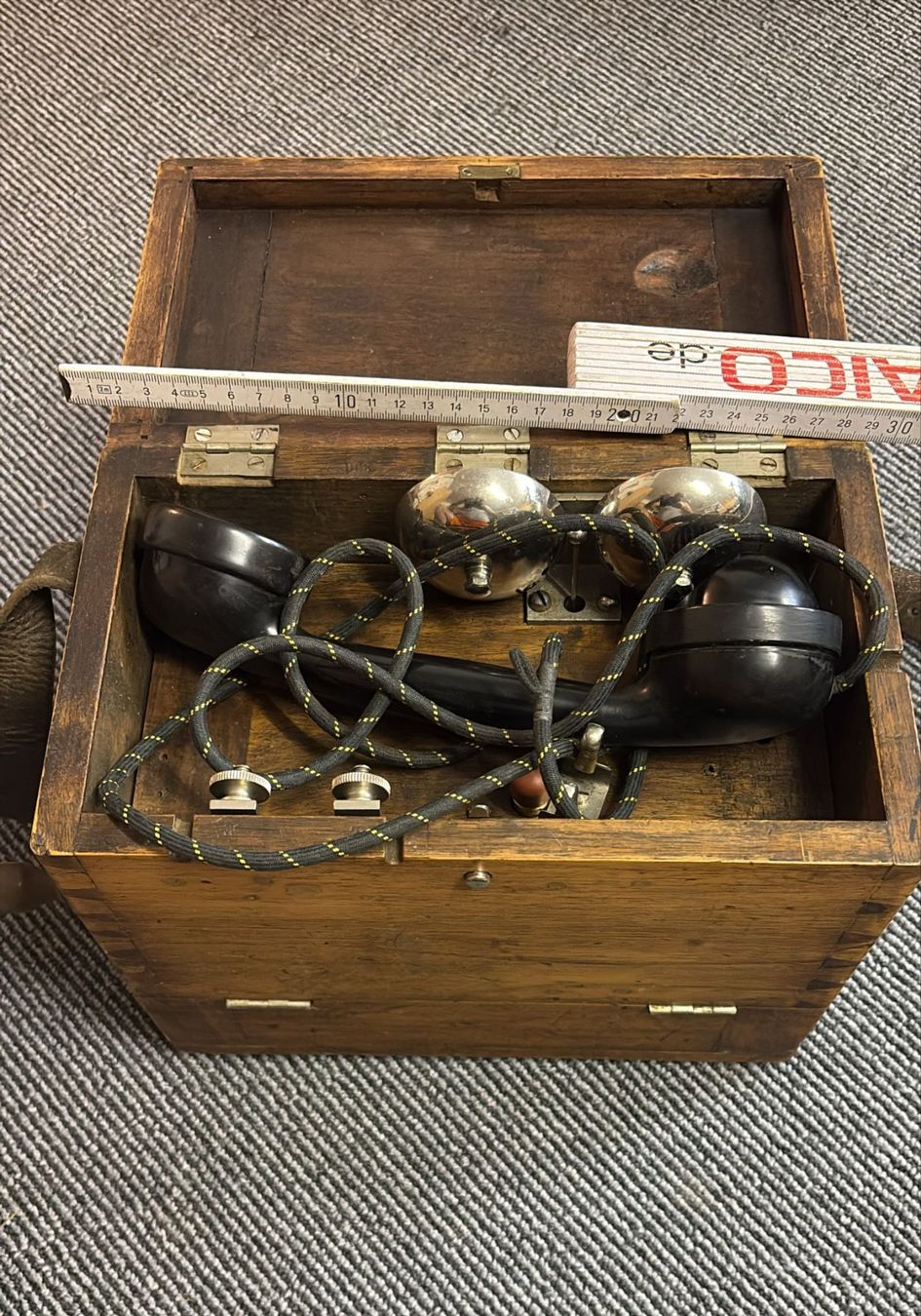 Telefoni: antikes Telefon in Holzkiste – Usato da Wangen b. Olten venduto da Hba2