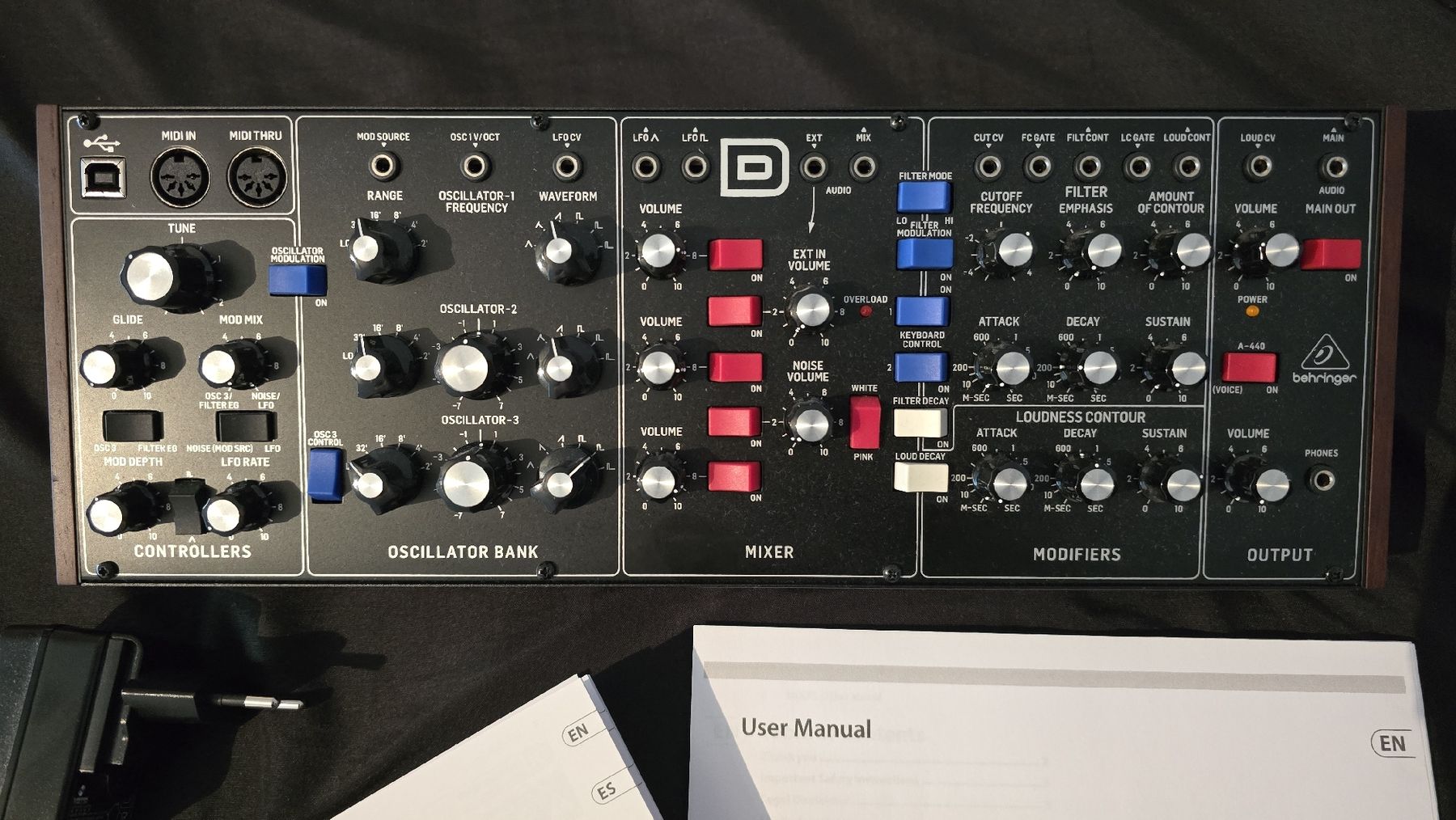 Behringer Model D Synthesizer, Neuwertig, OVP (Neu (gemäss Beschreibung ...