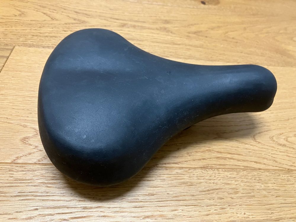 Pezzi di ricambio: Aufpumpbarar Sattel Vintage rar – Usato da Obermumpf venduto da Estrela67