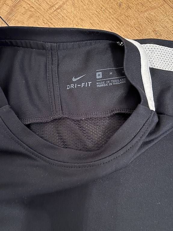 Nike T-shirt: 2 T-Shirts, 158/164 – Usato da Zürich venduto da gucks 1