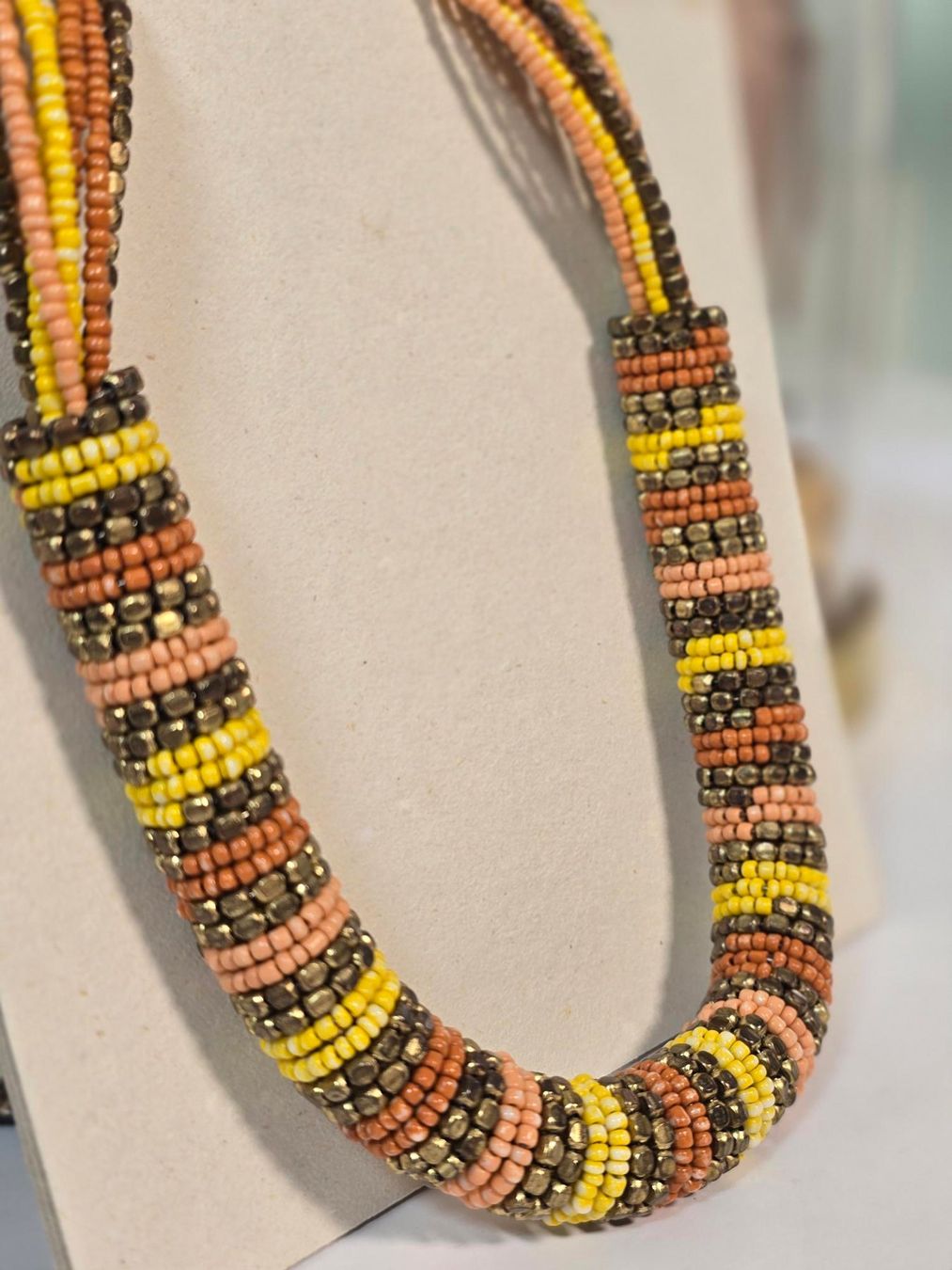 Ketten: Collier Elegantes Ethnisches Multicolor Einzigartigem Design – Gebraucht aus Zürich von dum_x5xn 5