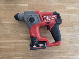 Milwaukee Bohrhammer M12