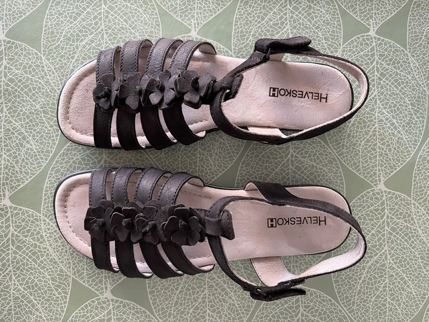 Helvesko Damenschuhe: Sandales Helvesko taille 40 – Gebraucht aus Le Crêt-p-Semsales von staglione69