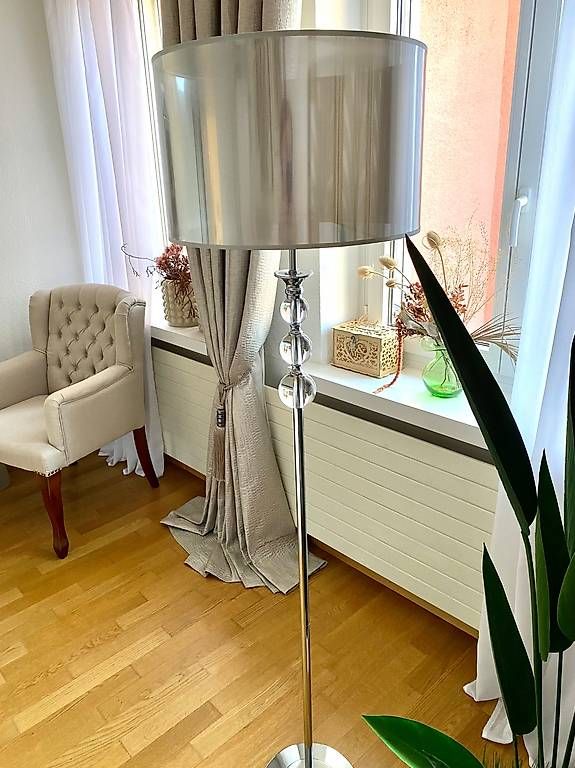 Lampade: Lampada da terra – Nuovo e nell'imballaggio originale da Lugano venduto da dir_5287