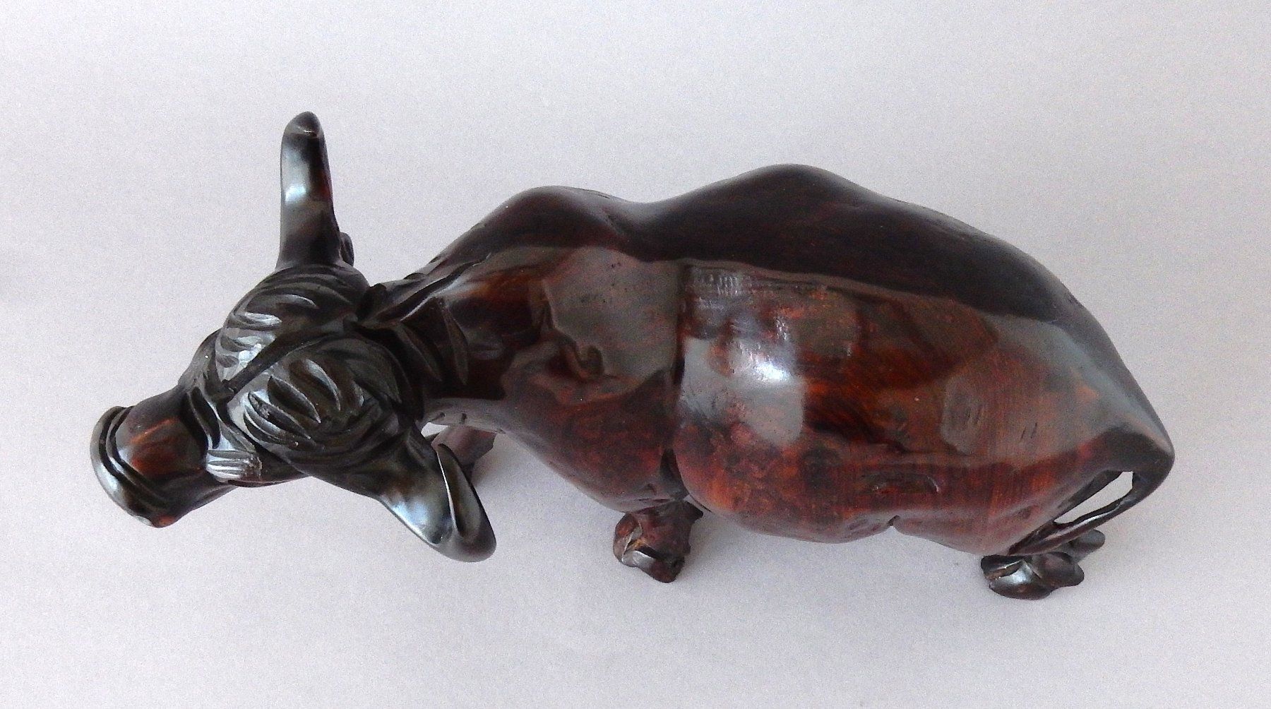 Statuette: Handgeschnitzter Büffel aus Ebenholz - 24.5cm – Usato da Alpnach Dorf venduto da Reloved24 6
