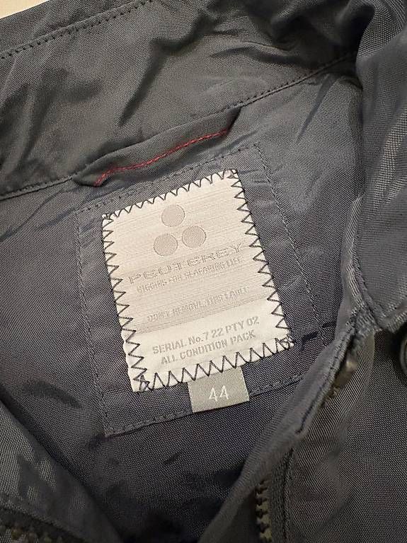 Mäntel: Parka von Peuterey – Gebraucht aus Stans von bka_w7v7 1