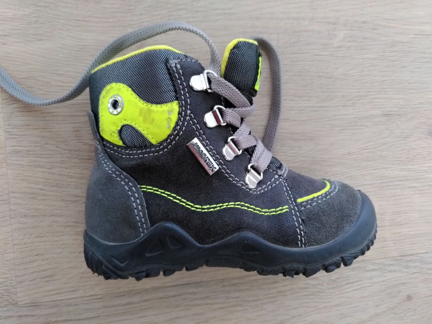 Scarpe per ragazzi: Erste Wanderschuhe - Grösse 21 – Usato da Penthaz venduto da ann_l7zt 2