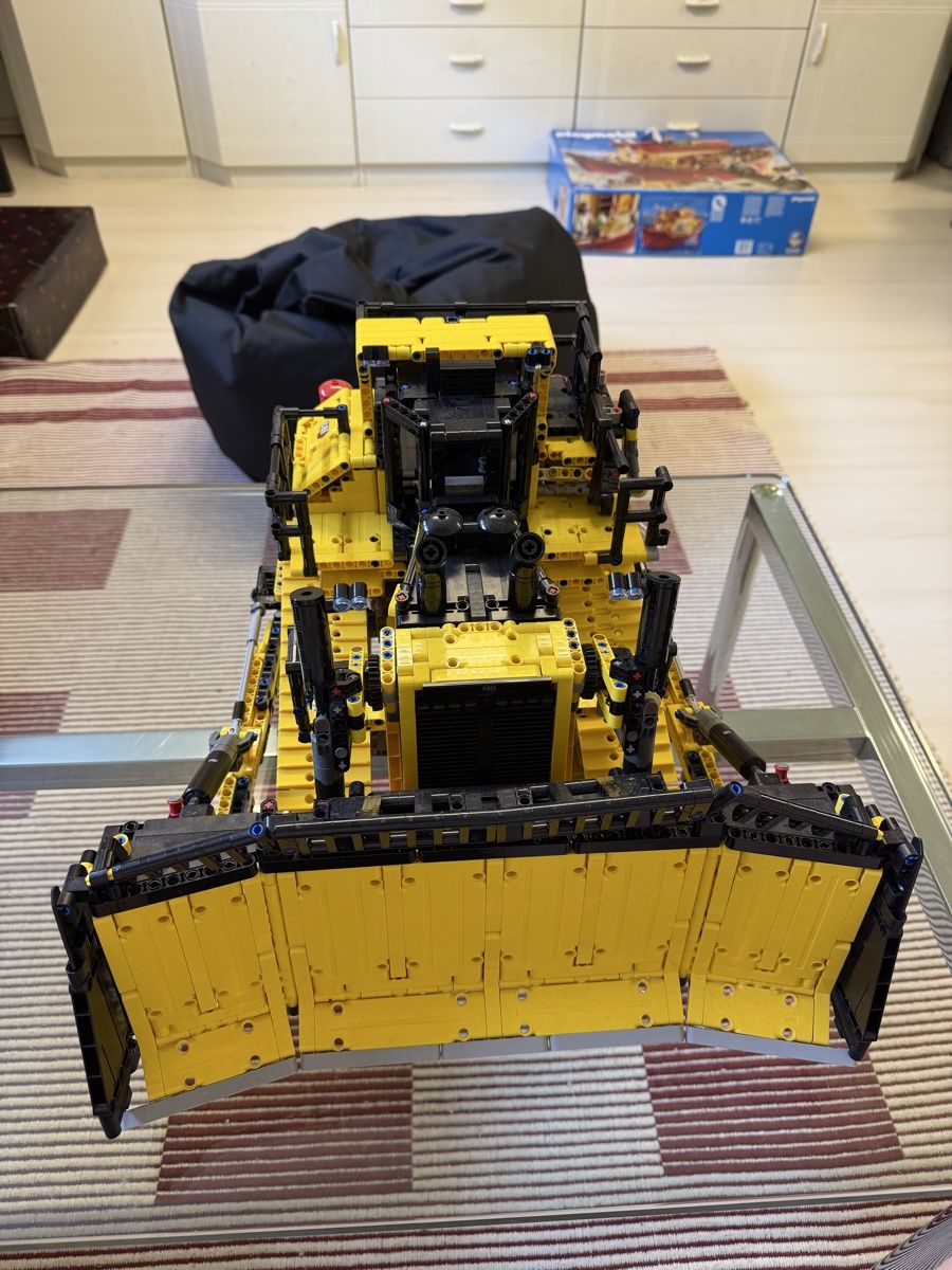 Lego Baukästen: LEGO Technic CAT D11 Bulldozer – Gebraucht aus Fislisbach von dbe_fsw5