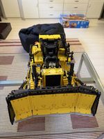 LEGO Technic CAT D11 Bulldozer