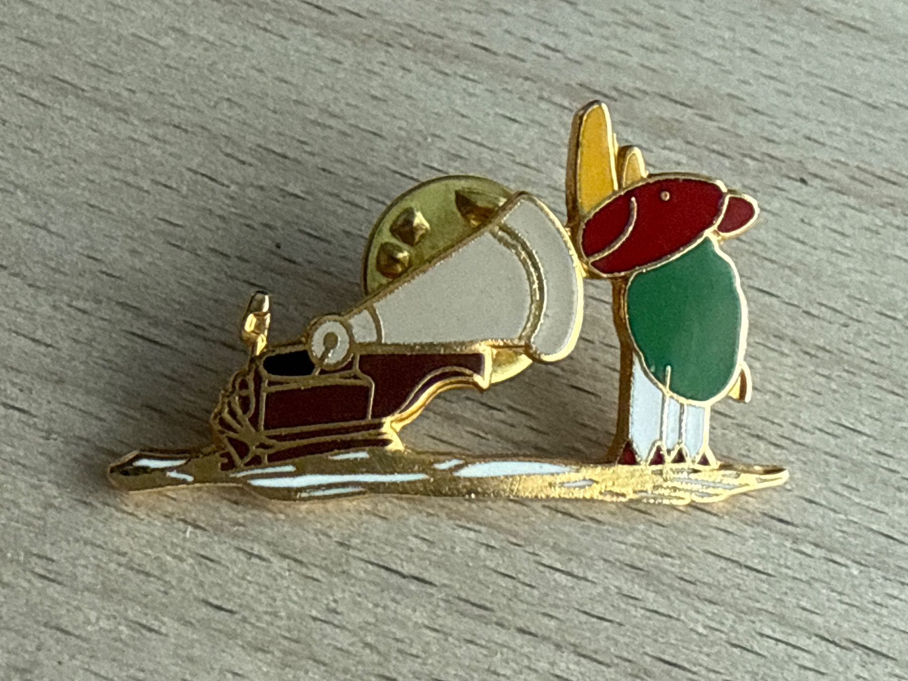 Placchette & Badge: Pin Nasi – Usato da Glattbrugg venduto da Schweigmatt