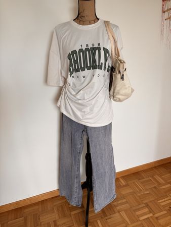 Trendiges T-Shirt mit Brooklyn-Print, perfekt für den Sommer