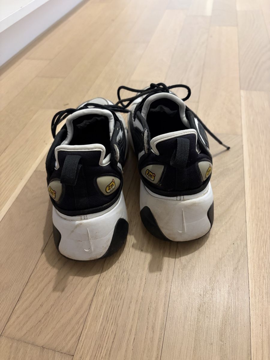 Nike Scarpe da uomo: Nike Zoom 2K Sneaker, Grösse 37.5 – Usato da Arbon venduto da jet_w678 2