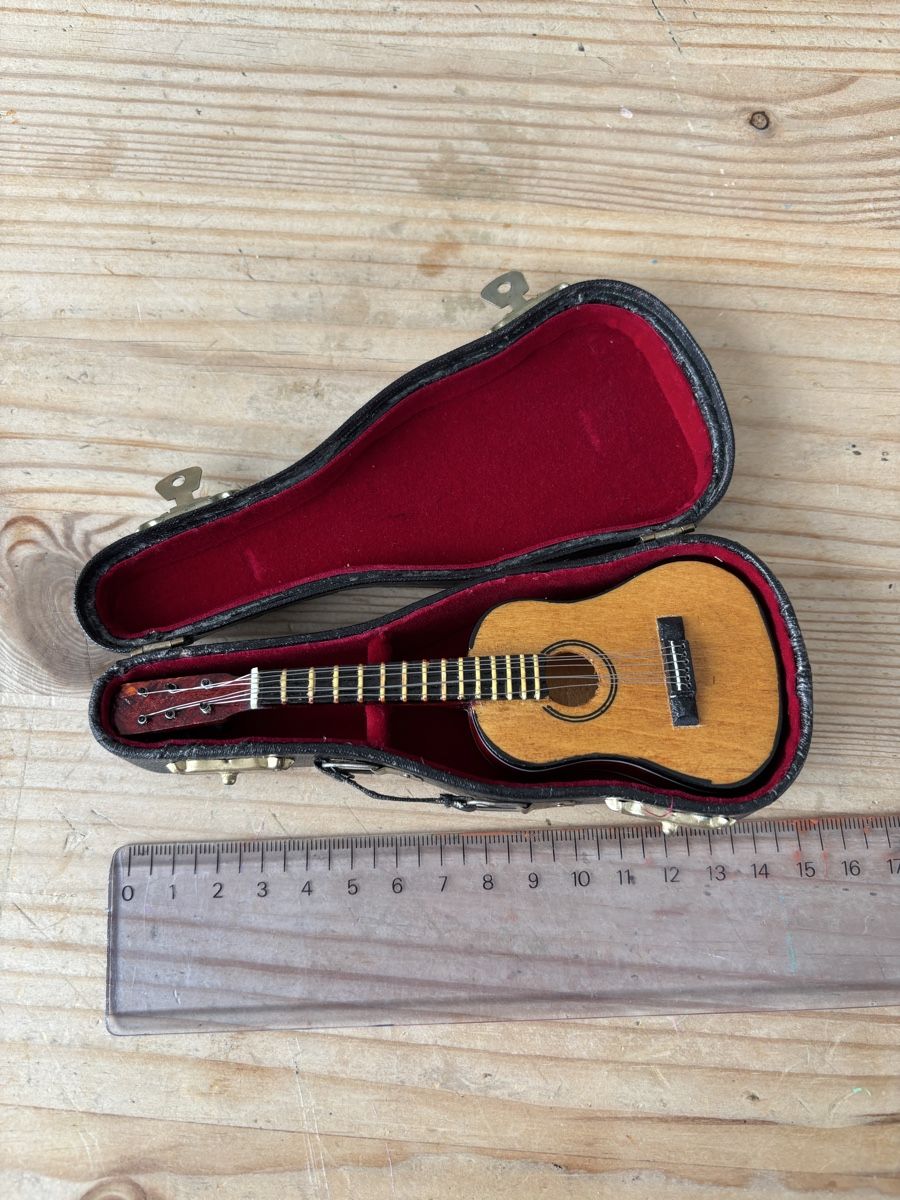 Tutte le decorazioni: Mini Gitarre Modell 20cm – Nuovo (secondo la descrizione) da Lohn SH venduto da mic_fzn9 2