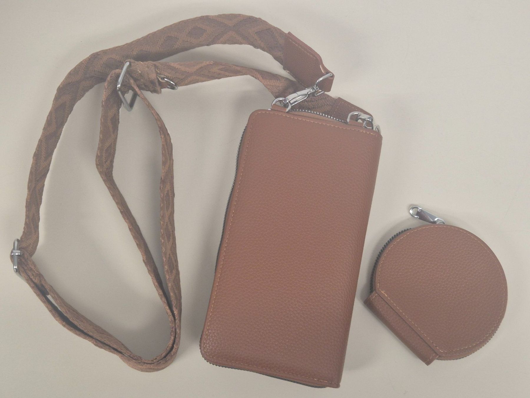 Borse: Handytasche Lederoptik braun mit Münzbeutel und Gurt – Usato da Luzern venduto da lupol_Verwertungen 2