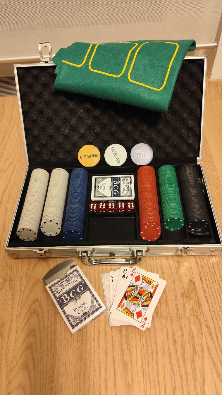 Jeux: Poker Koffer Set – D'occasion à Gerlikon par ampu