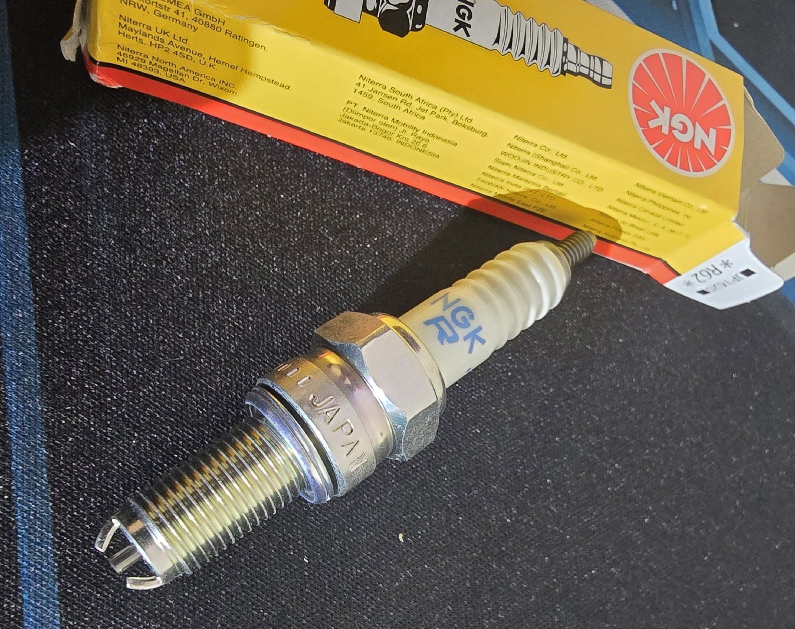 Mofa-Ersatzteile: NGK Zündkerze CR9EK – neu – Neu und originalverpackt aus Wangs von Restposten.Garage