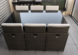 Gartentisch aus Rattan