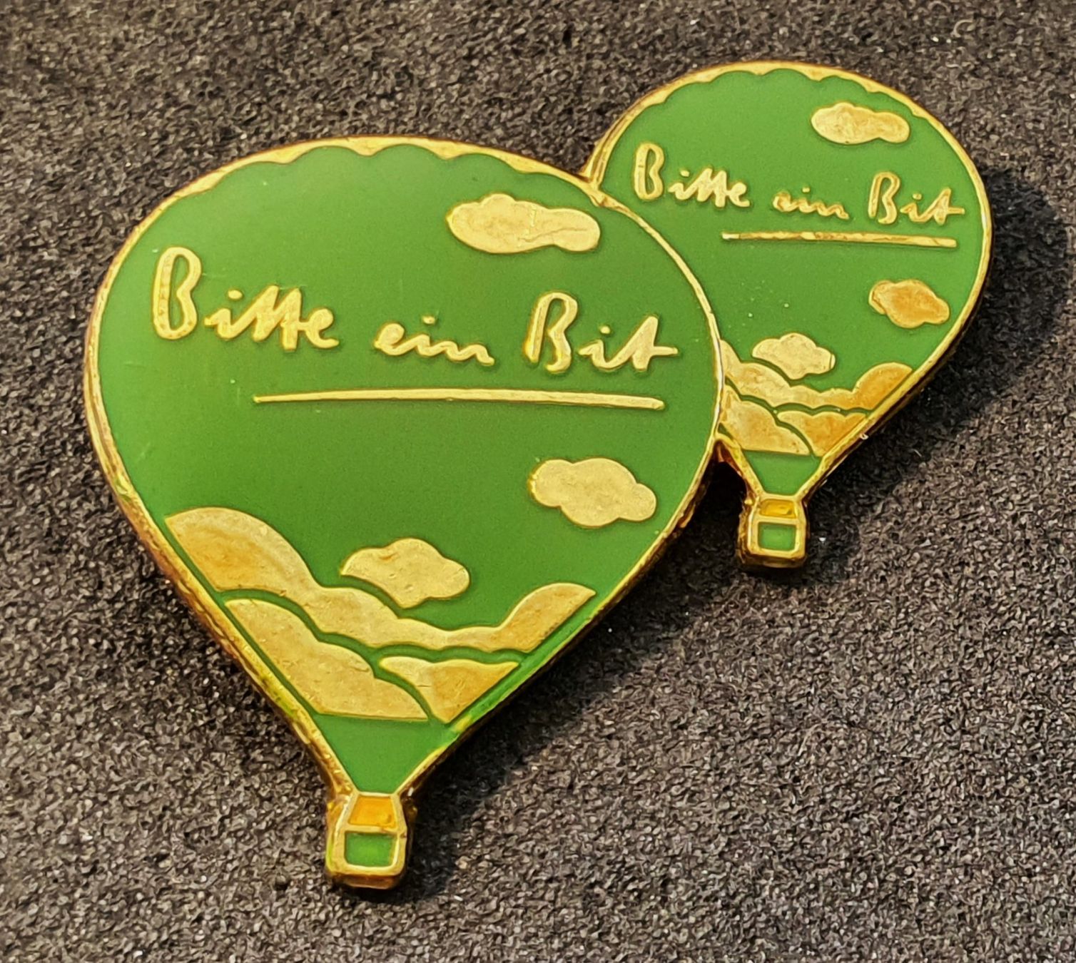 Placchette & Badge: CC664 - Pin Ballon Bier Bitte ein Bit – Usato da Reinach BL venduto da Boston-Verkauf