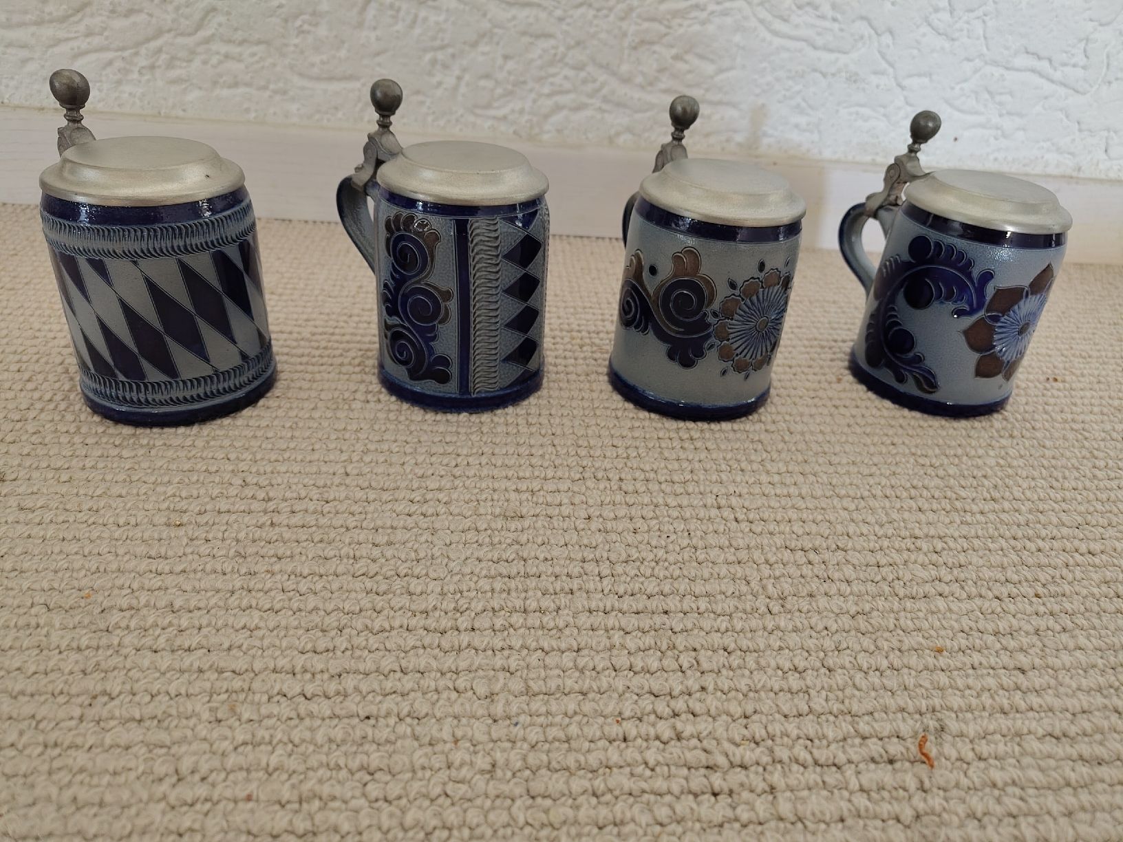 Tutte le decorazioni: Keramikkrüge 4er Set – Usato da Gossau ZH venduto da Treasurekeeper 1