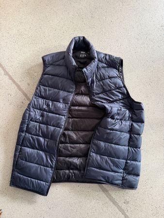 Uniqlo Ultra Light Down Weste navy M gebraucht