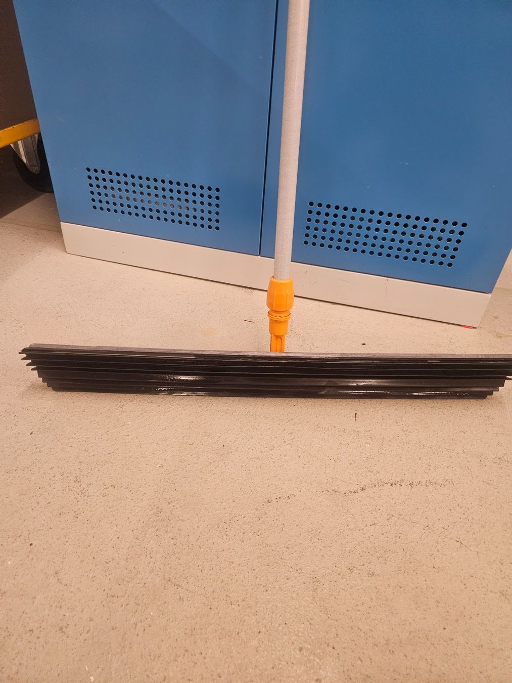 Autres appareils de nettoyage: Taski Feuchtwischgerät – D'occasion à Rüti ZH par looren94 3