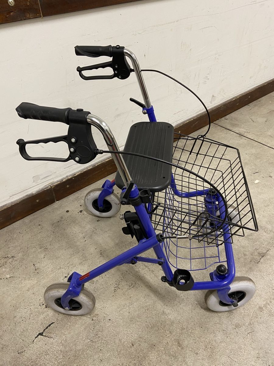 Gehhilfen:  Rollator mit Einkaufskorb – Gebraucht aus Dietikon von brocki-eyra 1