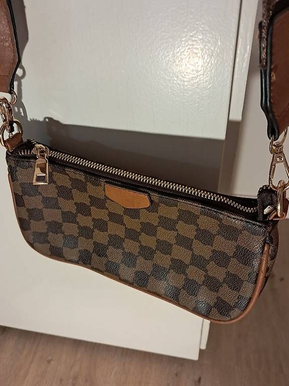 Kindertaschen: Eine kleine Mädchentasche  – Gebraucht aus Basel von len_t965 1