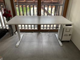 Elektrisch höhenverstellbarer Schreibtisch in weiss 160x80cm